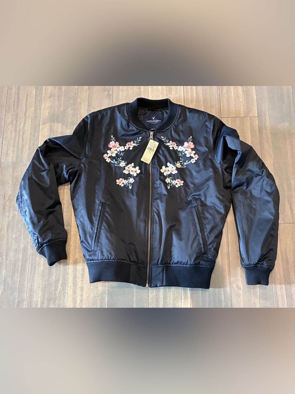 American Eagle Floral Embroidered Black Bomber Jacket Medium Satin Quilted NWT
